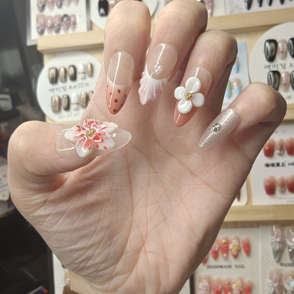 Floral And Beach Shells Almond Handmade Press On Nails Set - Picture 5 of 12